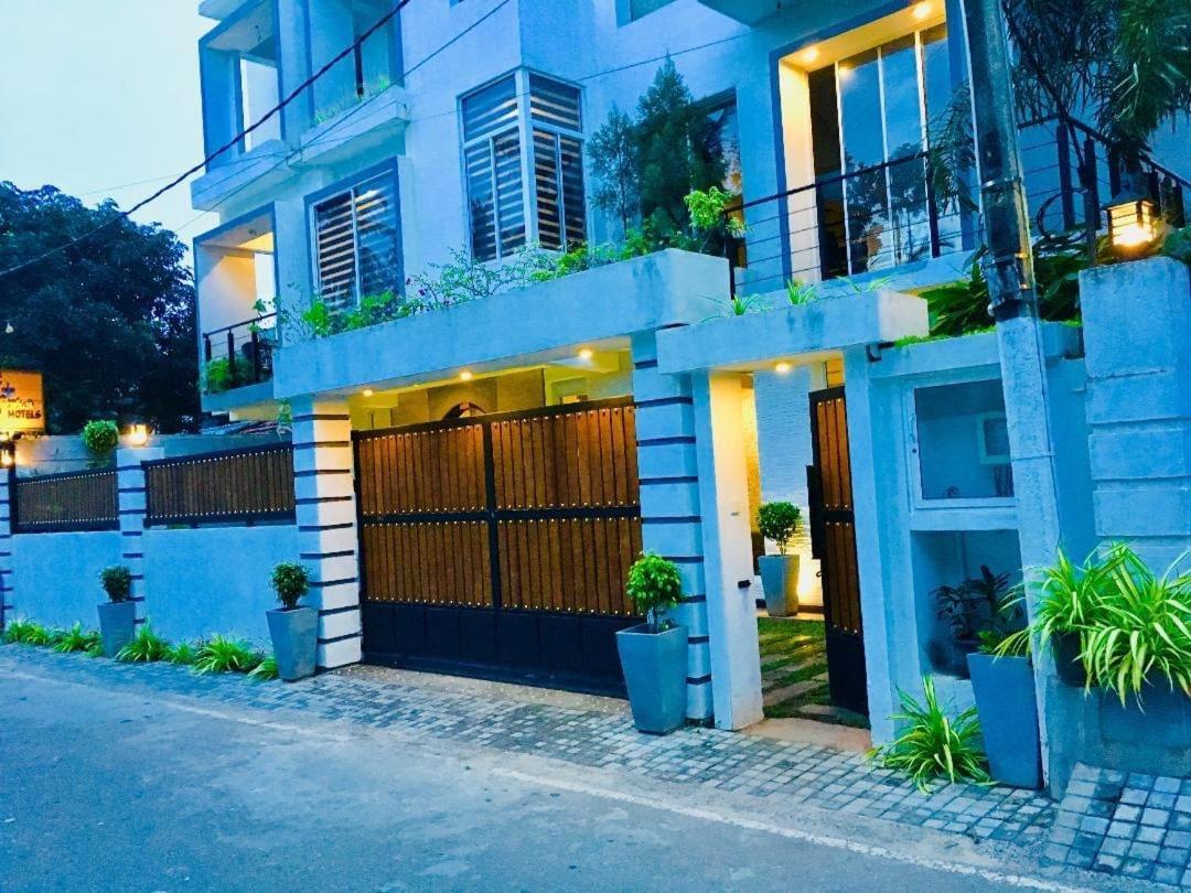 8 Plus Motels Νεγκόμπο Εξωτερικό φωτογραφία