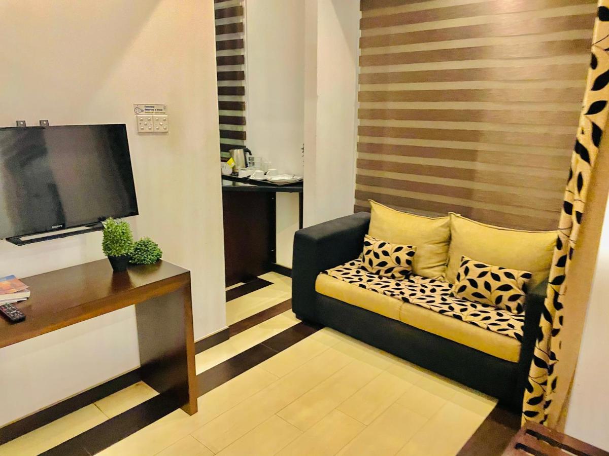 8 Plus Motels Νεγκόμπο Εξωτερικό φωτογραφία