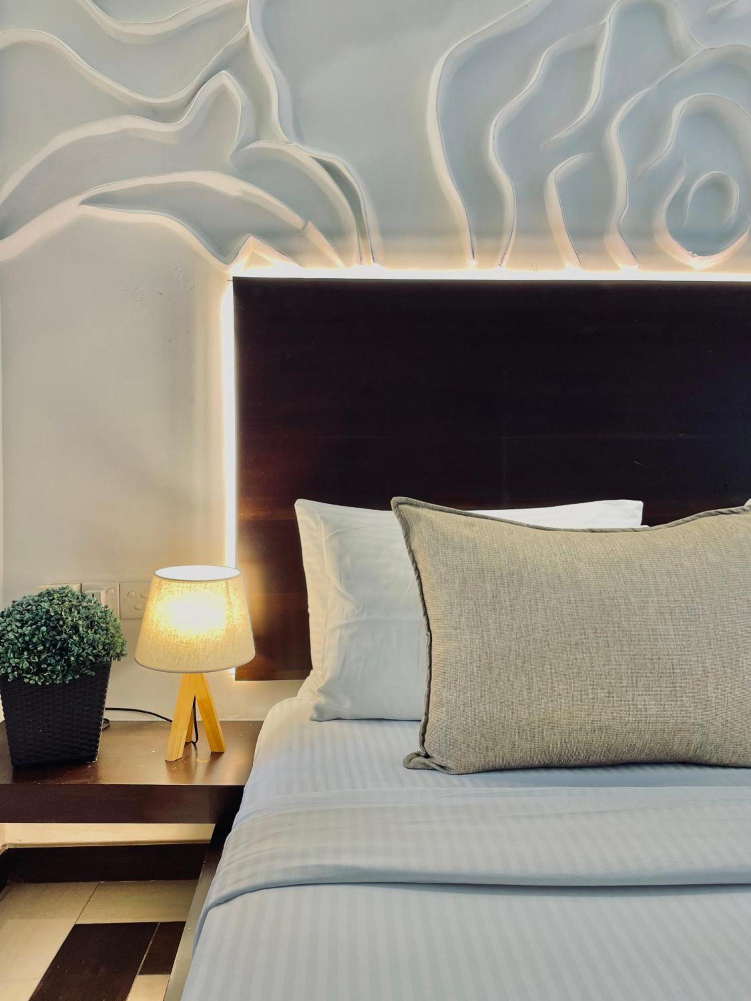 8 Plus Motels Νεγκόμπο Εξωτερικό φωτογραφία