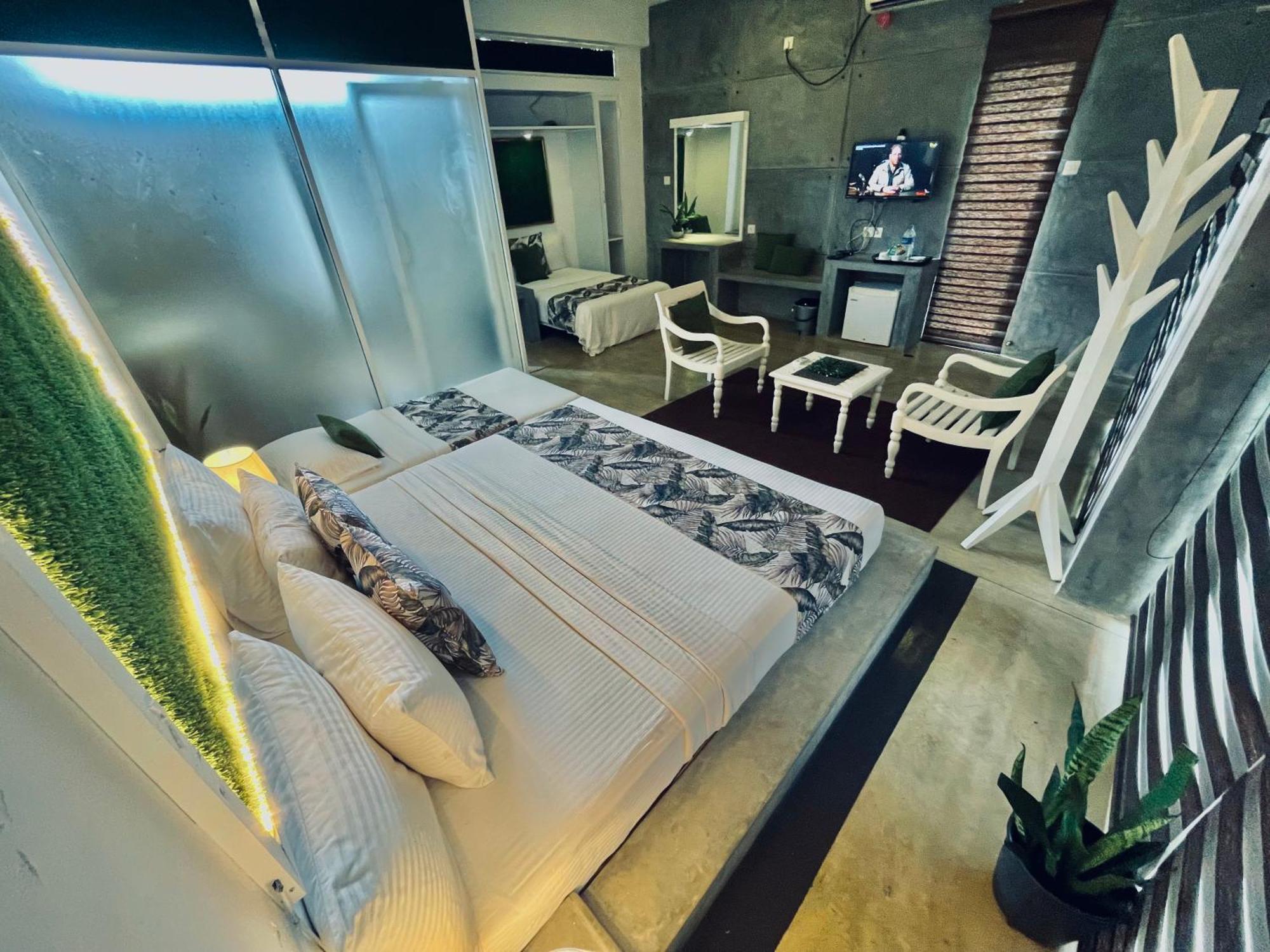 8 Plus Motels Νεγκόμπο Εξωτερικό φωτογραφία