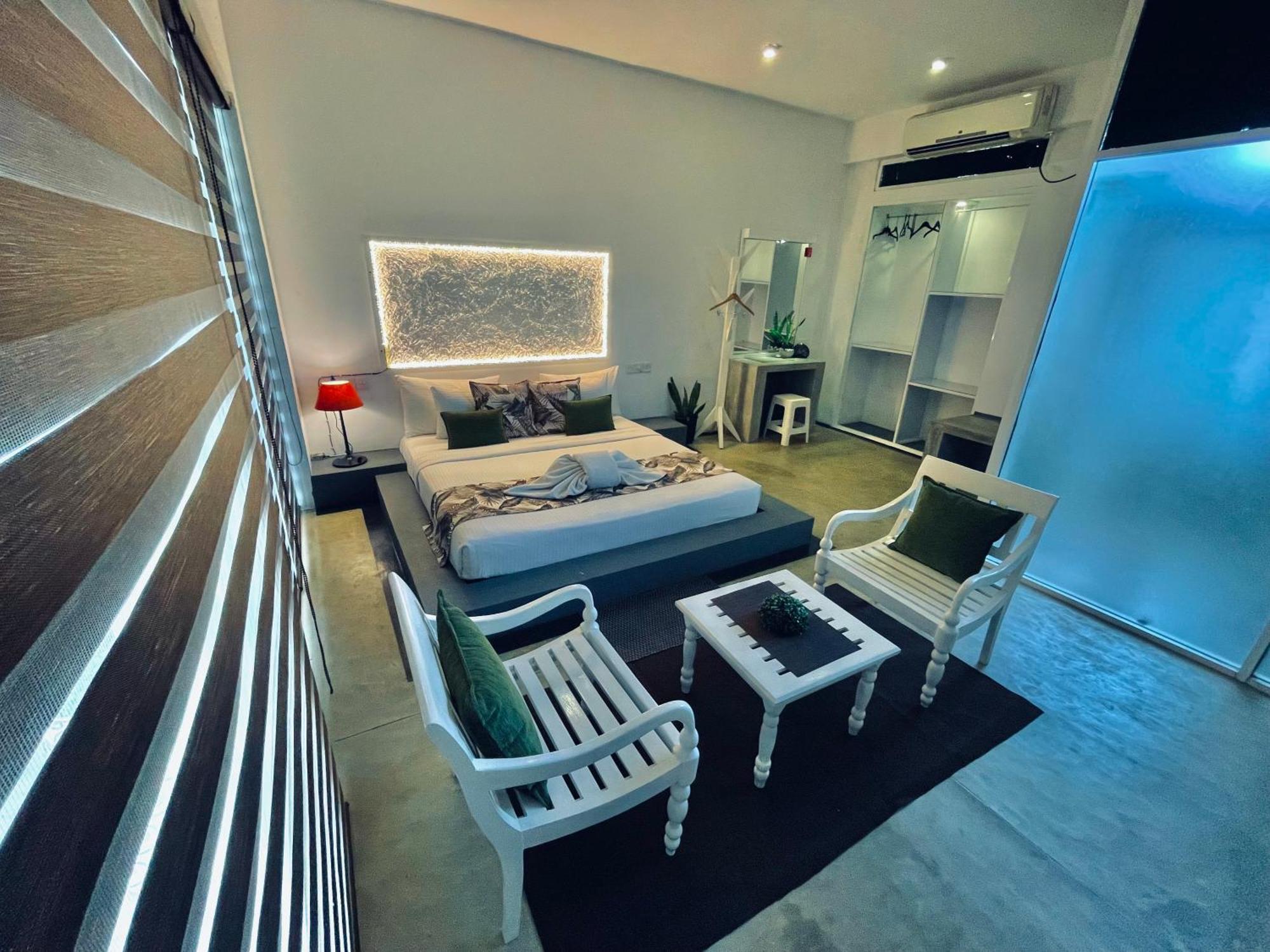 8 Plus Motels Νεγκόμπο Εξωτερικό φωτογραφία